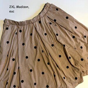 2XL Lularoe Madison skirt, pale pink with black dots